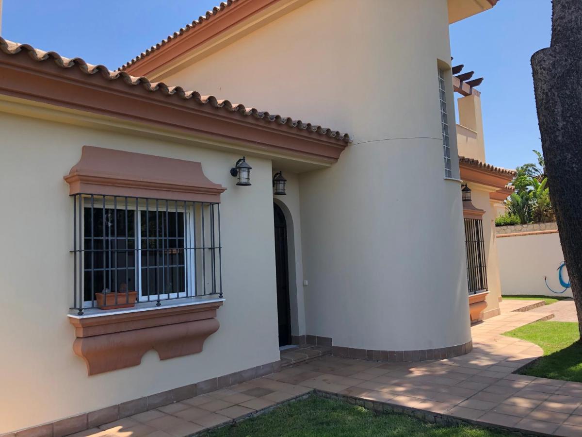 Moderno Y Amplio Chalet, Con Piscina Privada Chiclana de la Frontera Exterior foto